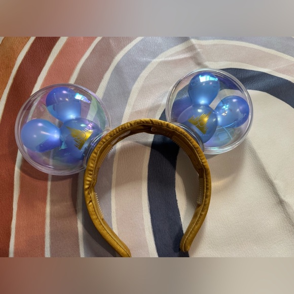 Disney’s 50th Anniversary Limited Edition Light Up Iridescent Mickey Ears - Picture 5 of 7